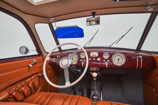 Предложената за продан бройка е T87 от 1941 година с донякъде мистериозна предистория, със скорошна и много старателна реставрация, и с всички необходими документи, включително сертификат от музея в Копршивнице. Освен това този автомобил е красноречив намек докъде би могла да стигне автомобилната индустрия на Чехословакия, ако не я бяха спрели Втората световна война и съветската окупация. 
