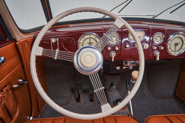 Т87 си остава много рядък автомобил, защото Втората световна война прекъсва производството. В 14-те години преди и след войната, в които се прави моделът, са сглобени общо около 3050 бройки. Eдна от тях е проучена задълбочено от Фердинанд Порше и много от идеите на Tatra са приложени впоследствие във VW Beetle (и оттам - в Porsche). След войната VW дори изплати на чешката държава парична компенсация заради откраднатите идеи. 
