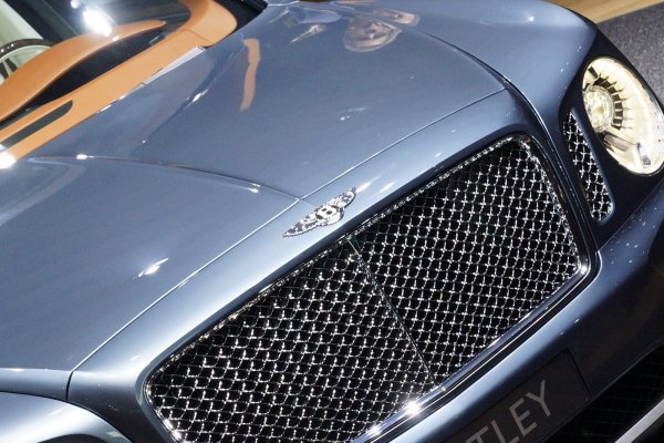 Женева 2012 / Bentley EXP 9 F SUV
