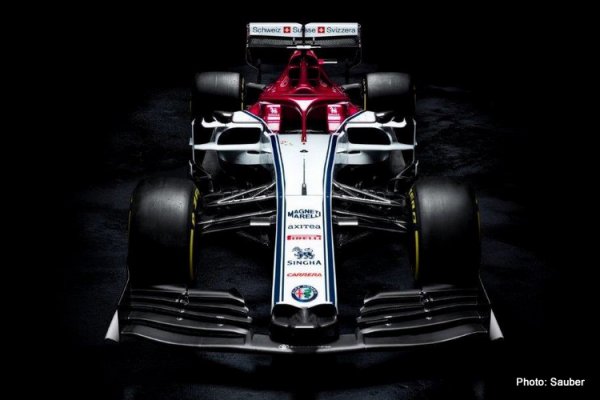 За тима ще карат Кими Райконен и Антонио Джовинаци