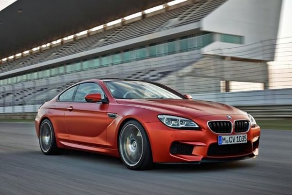 Двигател: 4,4-литров туин-турбо V8, задно предаване, 560 к.с. 
Градско: 15,7 л/100 км. 
Извънградско: 10,7 л/100 км. 
Цена - 119 800 долара.
