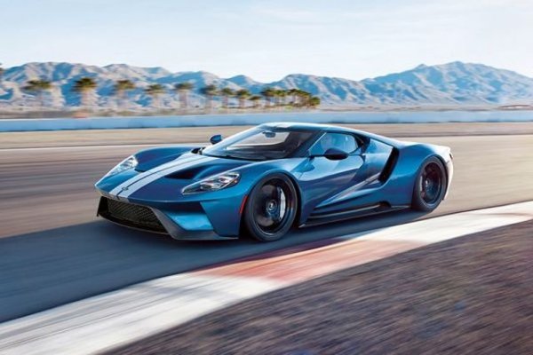 Двигател: 3,5-литров туин-турбо V6, задно предаване, 647 к.с. 
Градско: 21,4 л/100 км. 
Извънградско: 13,1 л/100 км. 
Цена - 450 000 долара.
