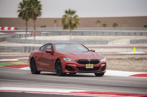 В този клас победител е BMW 8-Series, което изпреварва друг модел на баварската марка &ndash; 7-Series. На трето място също е класиран германски автомобил &ndash; Porsche Panamera.