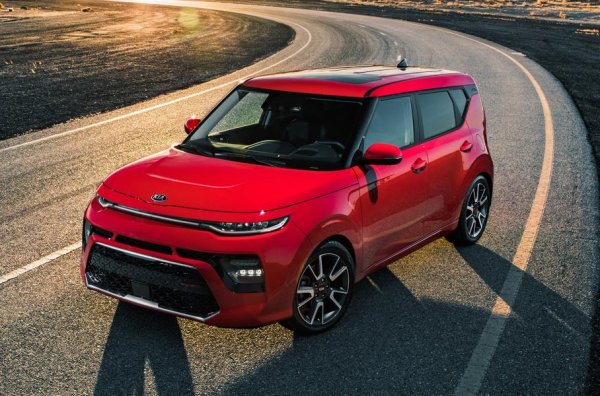 Най-малко са оплакванията в сегмена са от Kia Soul. Корейският кросоувър изпреварва Toyota CH-R, която е на второ място. Третото разделят Buick Encore, Chevrolet Trax и Mitsubishi Outlander Sport.