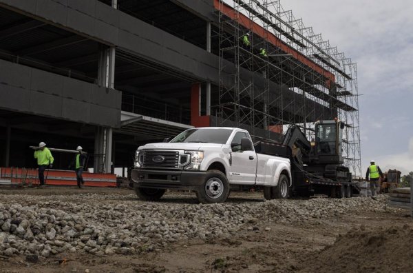 В последния сегмент обаче моделът на Ford е убедителен победител, като успява да изпревари големи си конкурент Chevrolet Silverado HD.