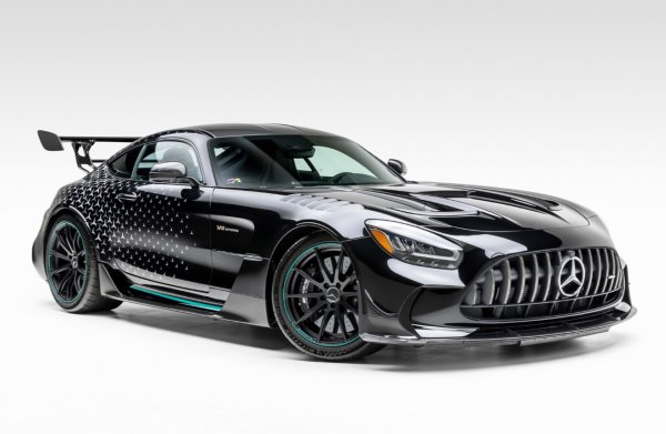 Рядък суперавтомобил беше изложен на онлайн търг. За него  бяха поискани 647 000 долара, но тази цена не беше достигната.
