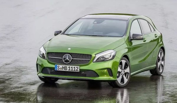 Среден процент проблеми: 8,6%
Среден пробег: 82 000 км
Когато Mercedes реши да направи малък градски автомобил през 90-те, резултатите шокираха много експерти: първото поколение бе доста ненадеждно, да не говорим за склонността му да се преобръща дори при нормална скорост. Но третото поколение (W176), на пазара от началото на 2013 до края на 2017, изглежда по съвсем друг начин. При инспекциите на TUV само накладки и дискове са в жълтата зона, всичко друго е в зелената. Няколкото сервизни акции засегнаха дефект в автоматика с двоен съединител, непостоянна работа на климатика, разхлабени клепежи на въздушните възглавници и дефектни Isofix скоби. 
