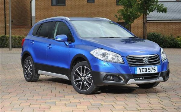 Среден процент проблеми: 7,7%
Среден пробег: 79 000 км
Също като Vitara, и SX-4 S-Criss се произвежда от унгарския завод на Suzuki в Естергом. Тук говорим за второто поколение - JY, на пазара от 2013 година. Това е непретенциозен и с евтин интериор, но пък надежден и доста проходим (във вариантите с AWD) автомобил. Единствената по-сериозна сервизна акция бе заради разхлабващи се болтове на задната ос, като тя се отнася именно до автомобили производство 2016. 
