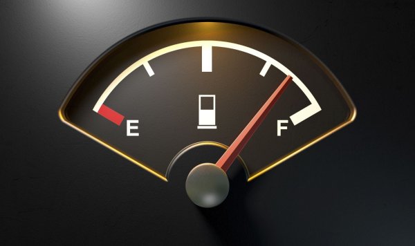 Ако е сипано лошо гориво, натоварването върху задвижващия агрегат е по-голямо, за да може той да генерира пълната си мощност. И това няма как да не се отрази на разхода на гориво. Само повишеният разход на гориво обаче не трябва да се разглежда като сигурен признак за лоша употреба на гориво. Но пък ако този симптом е комбиниран с някой от вече изброените, е по-добре да смените бензиностанцията.