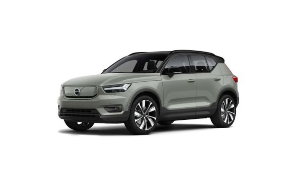 В Германия Volvo цитира само цена за смяна на модули, на база на което от ADAC пресмятат, че подмяната на цялата батерия на електрическото XC40 ще струва умопомрачителните 37,854 евро. За България обаче си има фиксирана цена за смяна на цялата батерия, уведомиха ни от вносителя "Мото Пфое". И тя е доста по-разумна - 25,290 лева. Цената за смяна на един модул е 1149 лева и 56 стотинки с включено ДДС. 