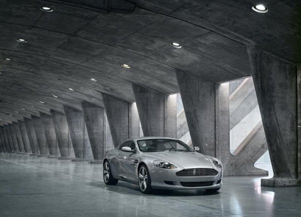 Aston Martin DB9