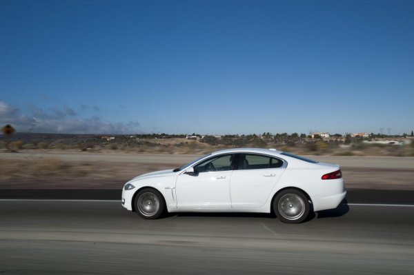 От Ню Йорк до Лос Анджелис с Jaguar XF 2.2 D. Среден разход на гориво 4.49 л./100 км!