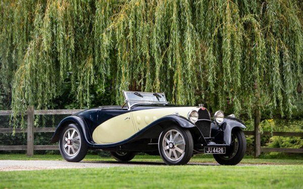 "Цивилната" версия на състезателния Type 51 ползва 2.3-литров редови двигател с 8 цилиндъра и 130 конски сили мощност. Повечето произведени бройки са с дизайн на Жан Бугати, но тази конкретна кола е създадена от френското ателие за каросерии Figoni. Постигнатата цена на търга бе 4.6 милиона евро. 
