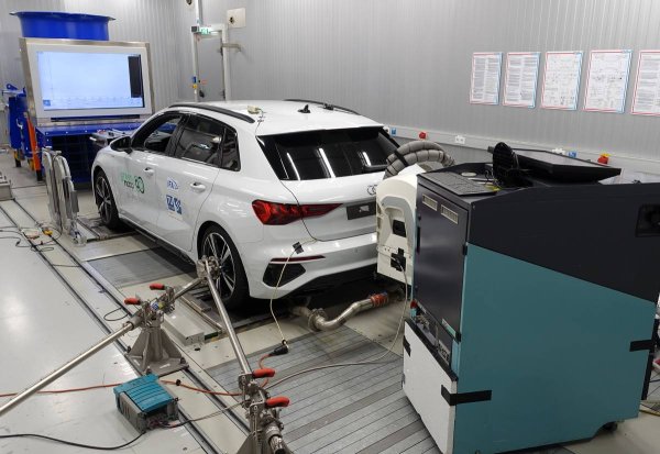 Петият автомобил от ноемврийските тестове на Green NCAP е превозно средство с двигател с вътрешно горене - Audi A3 Sportback 35 TDI. Той всъщност е „брат“ на Volkswagen Golf, като е оборудван със 7-степенна автоматична скоростна кутия S-Tronic с двоен съединител. Моделът получава 3 звезди, тъй като не разполага с електрически двигател, който да му помогне. Съответно и най-лошият му резултат е за вредни емисии. В случая 2,0-литровият турбодизел осигурява 150 к.с. и 360 Нм въртящ момент.