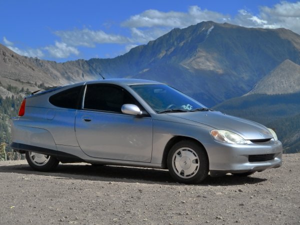 Година на производство &ndash; 2001, пробег от 47 000 мили, цена &ndash; 7000 паунда.

Ако се върнете в началото на 2000 година, този автомобил е нещо невероятно и сензационно за времето си. В сравнение с него повечето хибриди и електромобили приличат на хладилници. В интерес на истината, ще ви трябва и късмет, за да намерите такъв автомобил, защото е доста рядък.