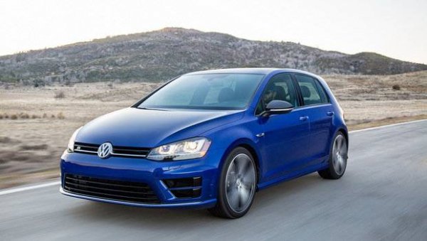 Година на производство 2015, модел 2.0 TSI Bluemotion (3 врати), пробег от 89 000 мили, цена  - 15 000 паунда.

Трудно е да си представим, че Volkswagen някога ще направи нещо по-добро от GTI, но версията R e наистина впечанляващ хот-хеч.  Тя има 2,0-литров турбомотор и задвижване на четирите колела, която я прави още по-добра за каране. Изборът на автомобил, произведен след 2012 г., е по-удачен. Внимавайте за течове и търсете кола с ясна сервизна история.