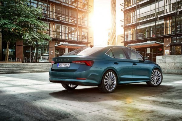 Eдва ли е особена изненада, че петте най-продавани модела в Чехия са все Skoda - Octavia (13 615 бройки), Fabia (11 007), Scala, Karoq и Kamiq. В десетката попадат още Skoda Superb и Kodiaq, произвежданият също в Чехия Hyundai i30 и Kia Ceed, която се прави в съседна Словакия. 
