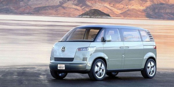 Добрата новина е, че Volkswagen всъщност връща емблематичния микробус като част от новата си гама електромобили, изградени на платформата MEB. Представете си обаче, какво би станало, ако този автомобил се беше появи на пазара още в началото на 2000 години.