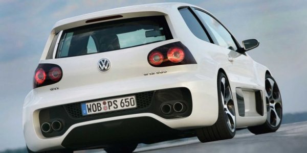 На пръв поглед този автомобил изглежда като Mk5 Golf с по-широка каросерия. Това е така, защото задните седалки са заменени с 6,0-литров двигател W12, който се поставя на Phaeton и Bentley Continental GT и генерира 650 конски сили.