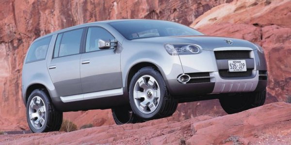 Какво би се случило, ако германците направят своя собствена Toyota Mega Cruiser или Humvee? Този автомобил вероятно е най-добрият отговор на въпроса. Той се появява по времето, когато Touareg вече е излязъл и би трябвало да се разположи над него в гамата на марката.