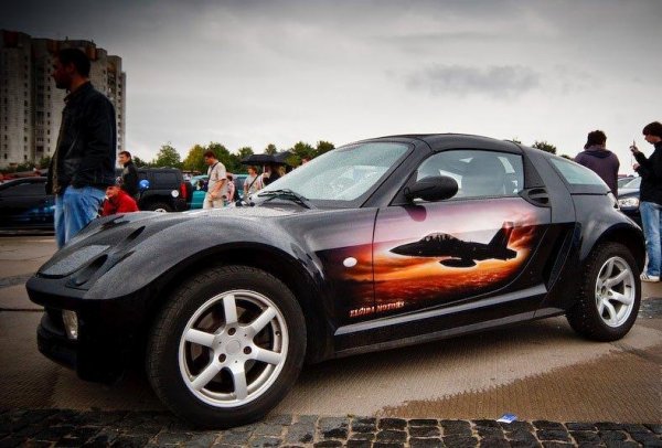 Снимки от фестивала "AEROграфии", който се провежда ежегодишно в Санкт Петербург. На него могат да се видят едни от най-интересните, изрисувани автомобили в Русия.
