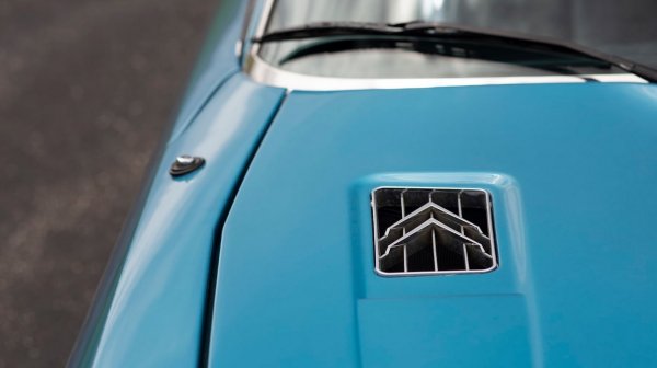 В крайна сметка Citroen не успява да произведе и 13 000 бройки от този забележителен модел (от които 2037 - в американския вариант). През 1974, до голяма степен заради огромните разходи по SM, компанията банкрутира и е откупена от стария враг Peugeot. Историческата фабрика на Ке Андре Ситроен в Париж е затворена, а SM е спрян от производство. 
