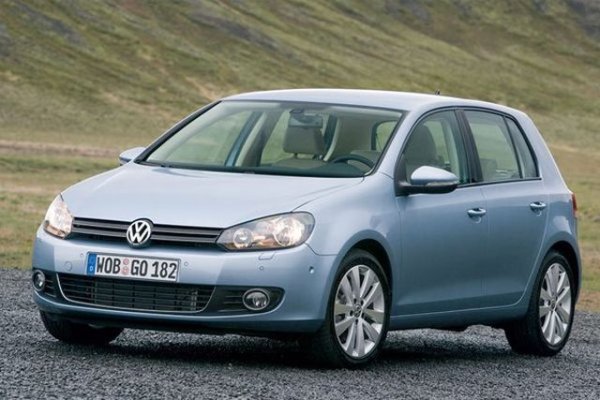 2022 вероятно ще е първата година от дълго време насам, в която Golf няма да е най-продаваният нов автомобил в Европа. Но на българския пазар втора ръка той просто няма конкуренция. Спадът спрямо миналата година при Golf e eдва 5%, на фона на почти 23% средно за пазара, така че делът му на практика се е увеличил. Всеки месец прибавя средно по 824 бройки Golf по българските пътища. 
