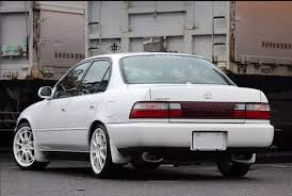 Под капака на TRD2000 е поставен 2,0-литров атмосферен двигател с мощност 178 к.с., която се предава към предните колела чрез 5-степенна механична скоростна кутия. Автомобилът се предлага със специални колела TRD, усилени спирачки и двойна изпускателна система от неръждаема стомана.