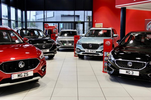Като собственост на концерна SAIC, който най-големият производител на автомобили в Китай през последното десетилетие, марката MG отдавна има потенциала да бъде сериозен играч. Към момента собственикът на този бранд все още няма ясна стратегия, тъй като е принуден да работи с прекалено много марки, но това е на път да се промени.

Според новия план на китайците, MG трябва да се превърне в глобален бранд, който през 2024 година да продава по над милион нови автомобила на повече от 100 пазара по света. Фокусът е върху евтините електромобили, които обаче ще предлагат сериозен пробег. И това би трябвало да върши работа още известно време.