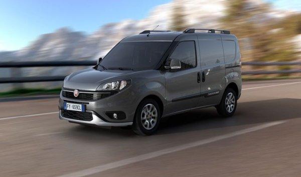 След сериозния спад в предишните две години сега продажбите на Fiat се стабилизират и дори отчитат близо 4% ръст спрямо 2021. Лекотоварният Doblo и малкият градски модел 500 са най-продаваните модели. 
    
Продажби по модели: Doblo - 56, Fiat 500 - 47, Tipo - 46, Fiat 500X - 9, Ducato - 7

