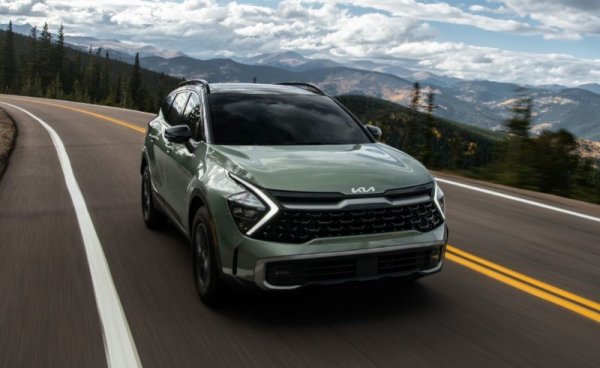 Новото поколение на компактния корейски SUV направи истински бум на пазара в предишните две години, преди трудностите с производството да забавят ръста. През тази година той е малко над 12%. 
