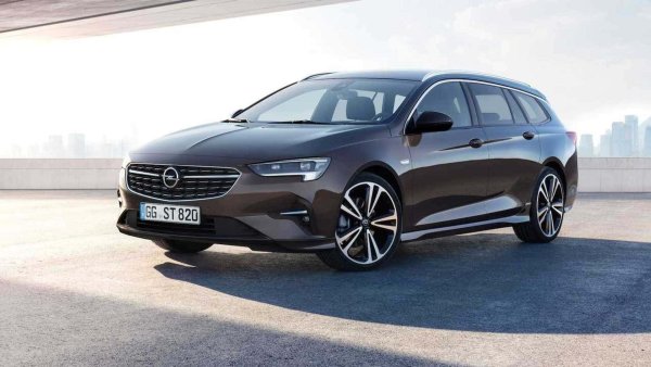 Добре познат като седан и комби, съвсем скоро Opel Insignia може да претърпи радикална промяна и да се превърне в SUV. Тези слуховете идват от централата на германската марка в Рюселхайм, като се очаква те да бъдат официално потвърдени догодина.