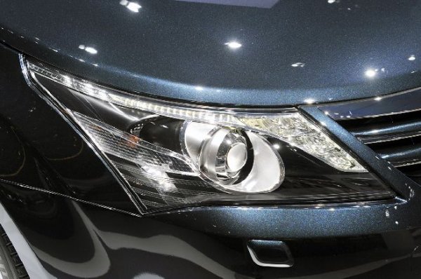     Франкфурт 2011 - обновената Toyota Avensis