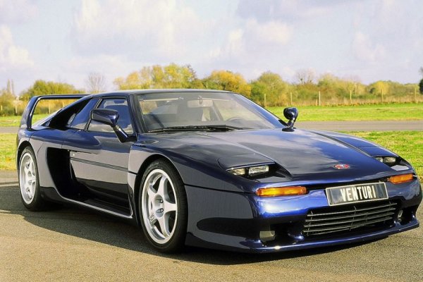 От този модел са произведени едва 15 бройки. Всичките са с трилитров V6 с две турбини, които развивали мощност от 408 конски сили и позволявали максимална скорост от 300 км/ч.