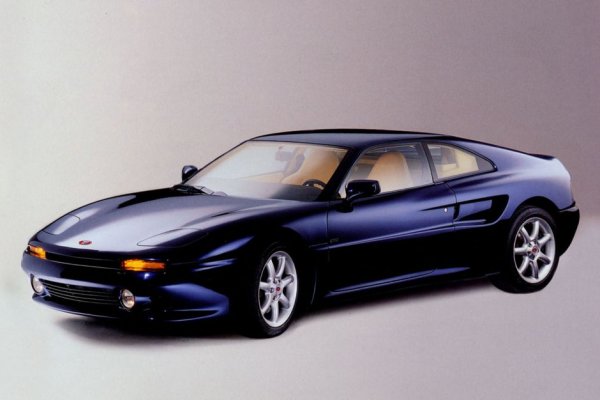 Прекрасният Atlantique първоначално се предлага с трилитров V6 PRV с мощност от 280 к.с. През 1998 марката залага на атмосферен ESL двигател с мощност 194 или 210 конски сили, при който числото 300 отпада от името. Гамата се допълва от туин-турбо версия с 310 к.с.