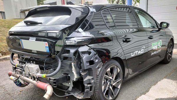 Оборудваният с дизелов двигател BlueHDi френски модел получи 3 звезди и среден резултат от 55%. Дизеловият двигател впечатли проверяващите със своя разумен разход на гориво и приличен контрол върху емисиите на замърсители.
