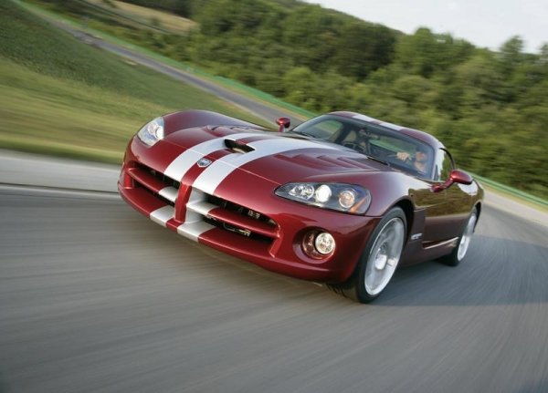 Под капака му е поставен V10 агрегат с обем 8.4 литра