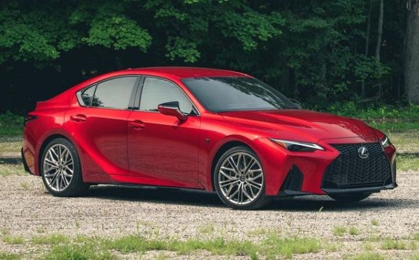 Тук най-малко оплаквания са отчетени от Lexus IS, след него се нареждат Genesis G70 и BMW 4 Series. 
