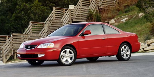 Освен, че е луксозният бранд на Honda, който трябва да се конкурира с марки като Lexus и Infiniti, Acura винаги е имала и спортен имидж. Марката се фокусира върху динамиката на шофиране, като CL е един от най-точните примери за това.

Продаван до 2003 година, моделът CL беше добре изглеждащо купе с 2+2 врати, което представлява еволюция на Legend Coupe от 80-те и 90-те години. Освен, че е страхотна за шофиране, тази кола предлагаше и висок лукс. В наши дни тя се среща рядко, като е доста евтина.
