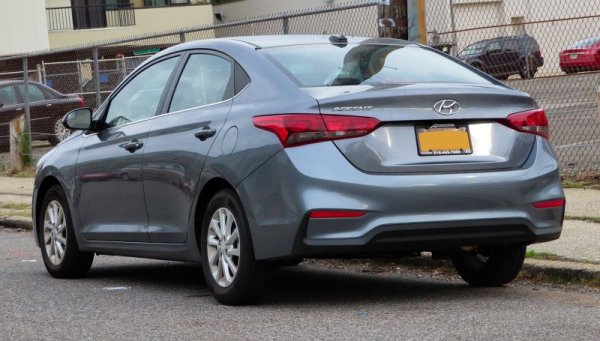 Още един евтин и достъпен автомобил, за когото вече няма място на пазара. Вероятно решението на корейците да го спрат е свързано и с парализата на руския пазар, където Accent бе един от най-продаваните модели (под името Solaris). През 2023, точно 29 години след появата си на пазара, Accent ще се оттегли завинаги. 
