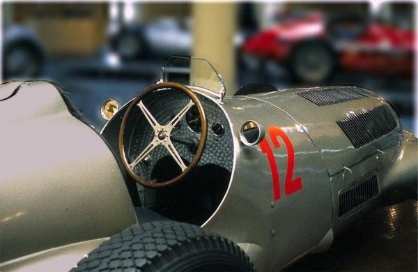 W125 - Сребърната стрела на Mercedes