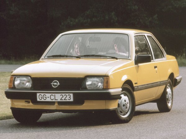 Последният Opel Ascona излезе на пазара преди 40 години. Третото поколение смени задвижването към задните колела с предно и премина на глобалната платформа на General Motors. В резултат на това Ascona C дори мутира в Cadillac Cimarron.