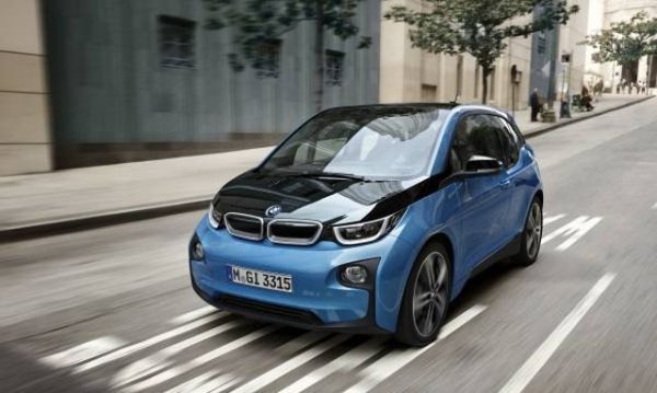 Още по-бързо расте пазарът на употребявани електромобили, с 4046 регистрации за първите осем месеца на годината. Ето десетте най-продавани модела:
1. Tesla Model 3 - 499 регистрации
2. Hyundai Kona Electric - 338
3. BMW i3 - 236
4. Renault Zoe - 236
5. Tesla Model Y - 236
6. Dacia Spring - 216
7. Nissan Leaf - 134
8. Volkswagen ID.3 - 108
9. Audi e-tron - 97
10. Tesla Model S - 92

По-нататък: Mercedes EQE - 77, Kia Niro - 75, Mercedes EQS - 74, BMW iX - 71, Volkswagen ID.4 - 65, Hyundai Ioniq 5 - 64, Fiat 500E - 50, Peugeot 208 - 49, Smart ForTwo - 48, Renault Kangoo - 46, Volkswagen e-Up! - 46, Nissan E NV200 - 44, Mercedes EQA - 43, Porsche Taycan - 43, Audi Q4 - 41, BMW i4 - 41, Kia EV6 - 41, Tesla Model X - 41, Peugeot 2008 - 35. 
