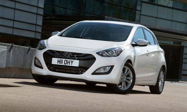 Подобно на Kia, и Hyundai продължава да расте и на двата фронта - при новите и употребяваните. На вторичния пазар ръстът спрямо 2022 е почти 27 на сто, което изкачва марката три позиции нагоре в класирането. 

Най-популярни модели:
i30 - 1297
Tucson - 1029
Santa Fe - 737
i20 - 637
iX35 - 408
Kona - 305
Getz - 261
