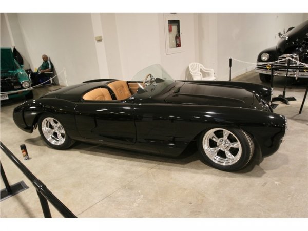 Доработен Chevrolet Corvette C1 oт 1957 година