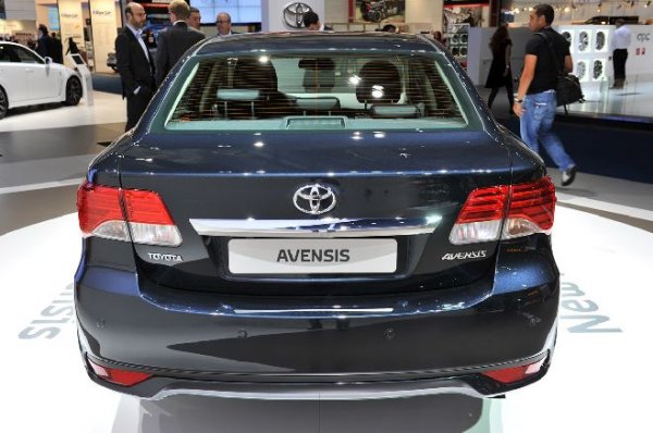     Франкфурт 2011 - обновената Toyota Avensis