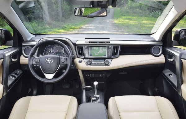 Основните слабости са унищожаване на гарнитурата на главата на цилиндъра, прегряване, проблеми с EGR, преждевременно блокиране на DPF и скъпи ремонти на дюзите. Toyota дори беше принудена да започне сервизна кампания в Европа заради масови случаи на повреда на цилиндровата глава след 120 000-160 хиляди км..