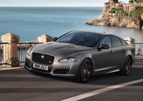 Jaguar XJR575