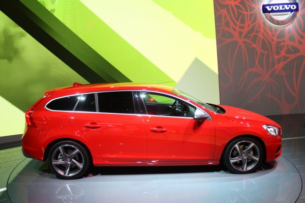 Volvo S60 и V60 R-Design / Париж 2010
