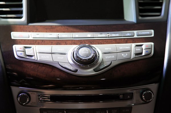  Лос Анджелис 2011 - Infiniti XJ